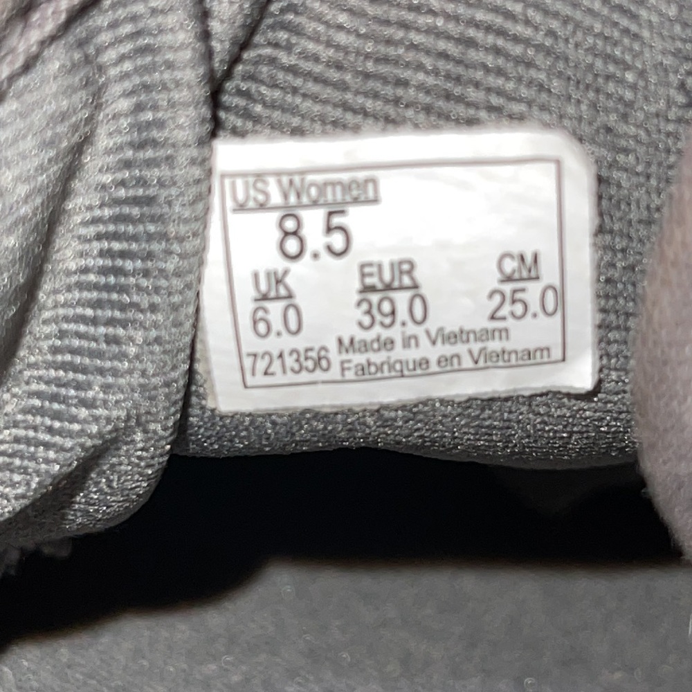 Vans - Picture 8 of 9